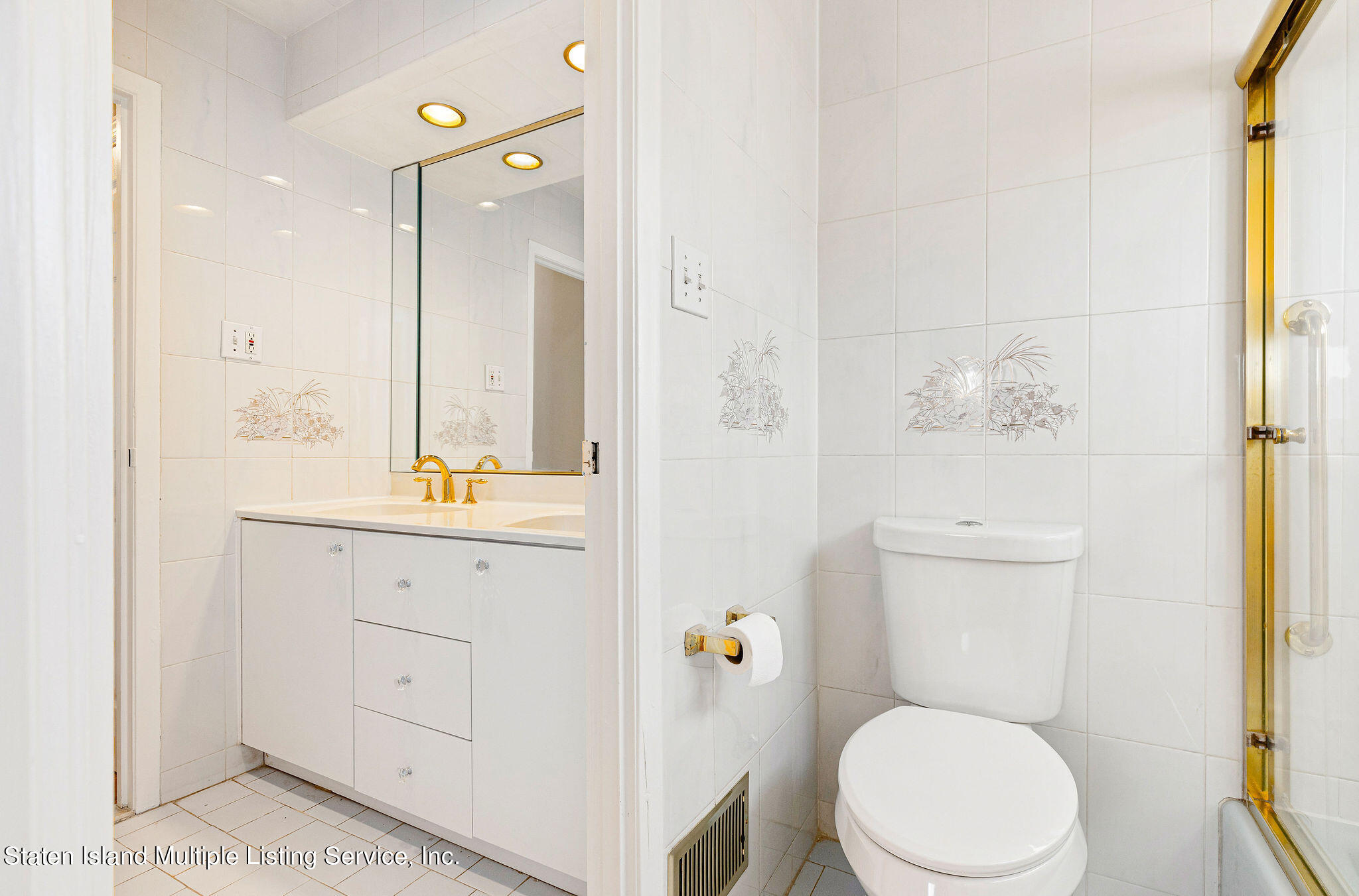 123 Commerce Street Staten Island, NY 10314 - Photo 28 of 60 123CommerceSt-28