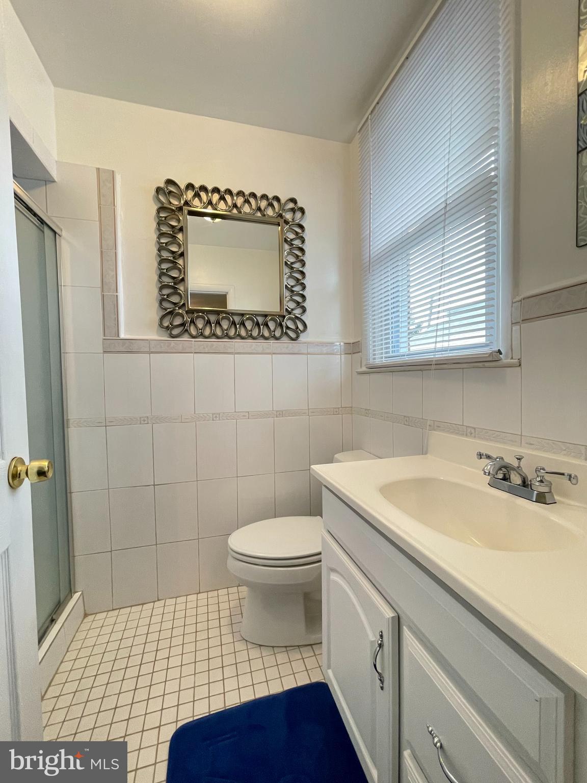 729 Charette Road Philadelphia, PA 19115 - Photo 17 of 26 MASTER BATH WITH SHOWER STALL