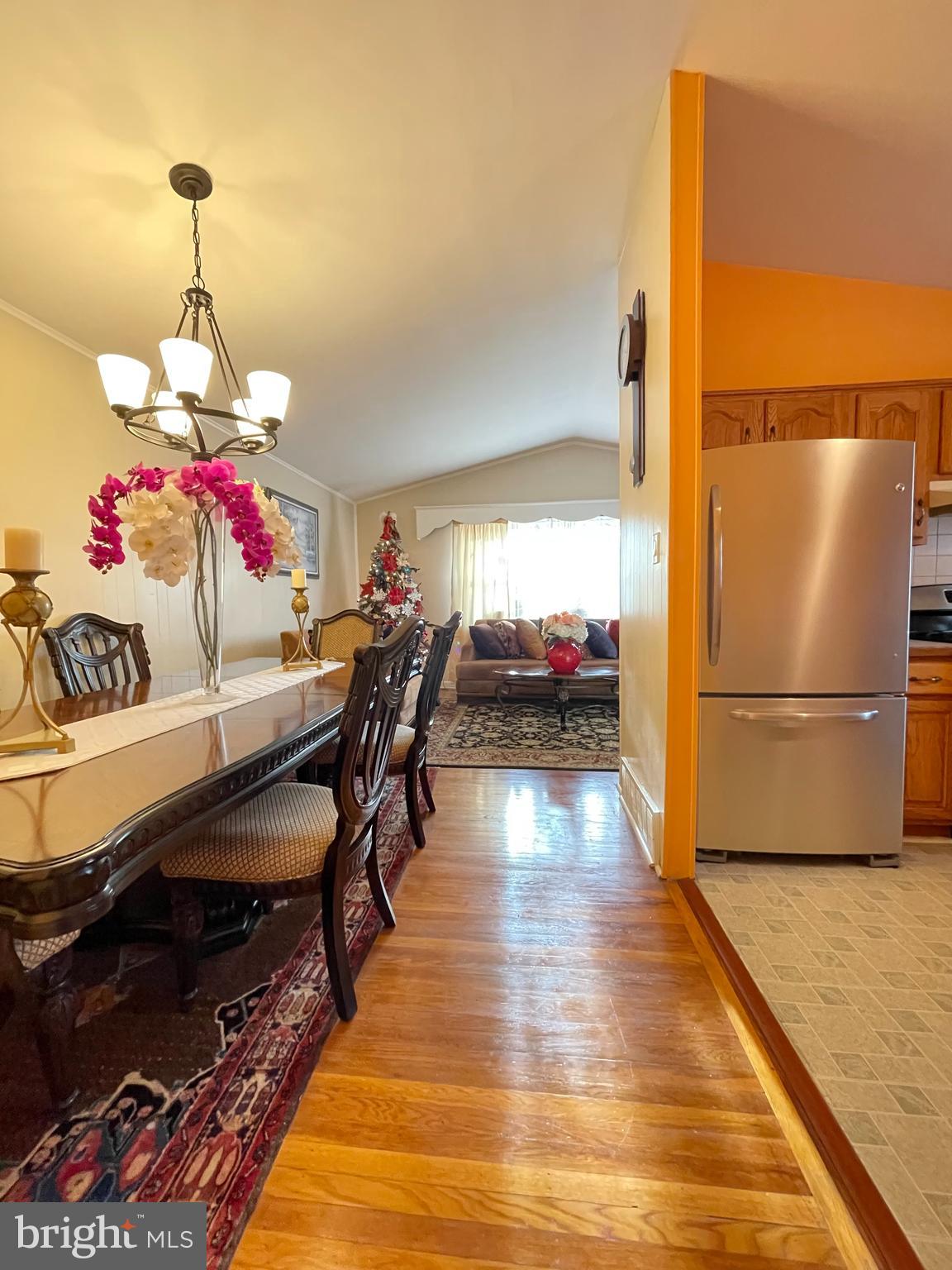729 Charette Road Philadelphia, PA 19115 - Photo 9 of 26 DINING ROOM