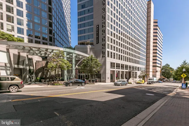 $585,000 | 1111 19th Street North, Unit 1706, Arlington, VA 22209