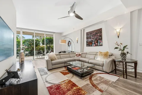 $1,499,000 | 550 Southeast Mizner Boulevard, Unit B110, Boca Raton, FL 33432