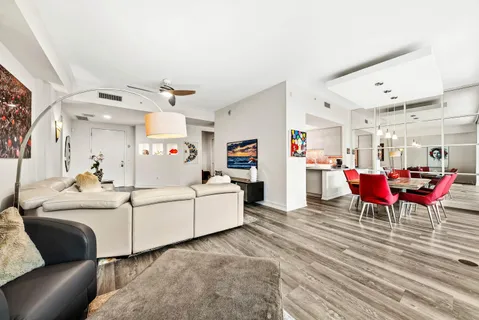 $1,499,000 | 550 Southeast Mizner Boulevard, Unit B110, Boca Raton, FL 33432