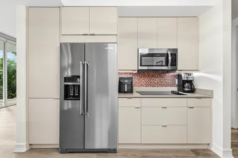 $1,499,000 | 550 Southeast Mizner Boulevard, Unit B110, Boca Raton, FL 33432