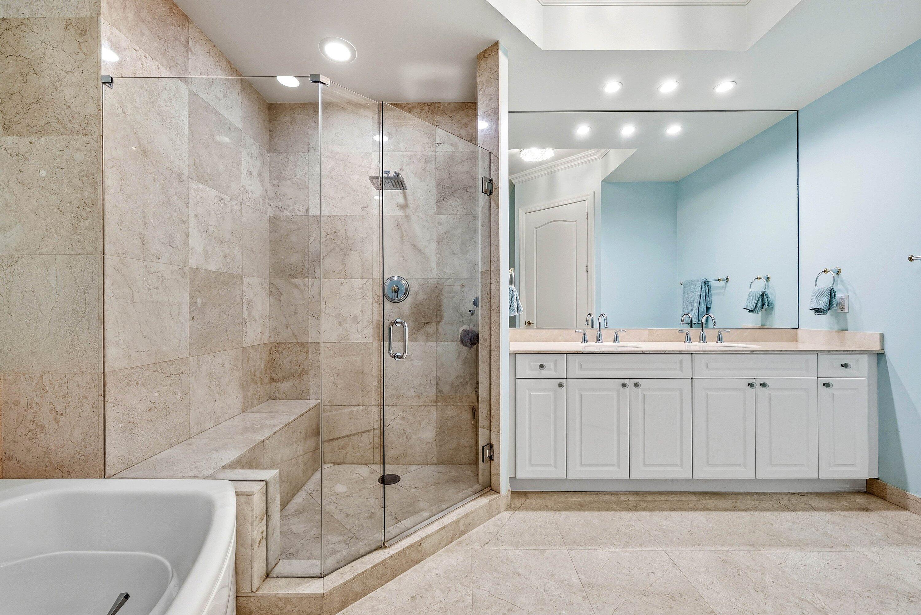 550 Southeast Mizner Boulevard, Unit B110 Boca Raton, FL 33432 - Photo 25 of 51 Primary Bath