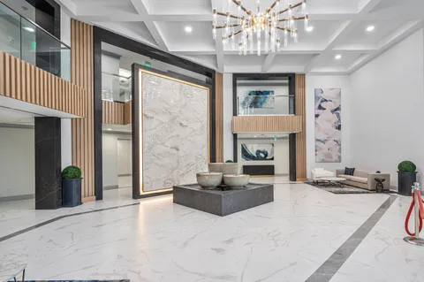 $1,499,000 | 550 Southeast Mizner Boulevard, Unit B110, Boca Raton, FL 33432