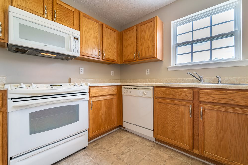 8027 Atamasco Circle Raleigh, NC 27616 - Photo 9 of 30 Kitchen
