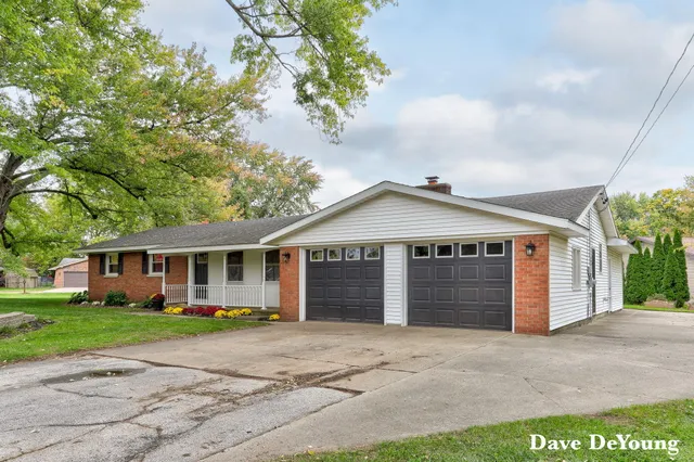 $349,900 | 3619 Diamond Drive, Hamilton, MI 49419