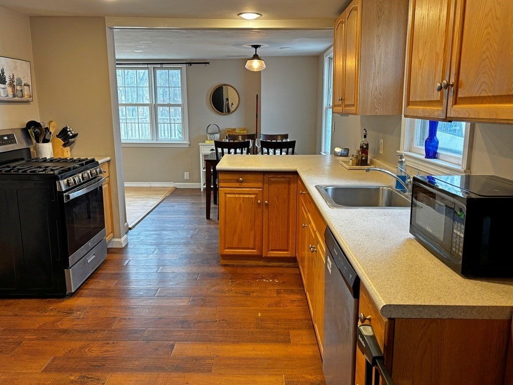 1269 Whitman Street Hanson, MA 02341 - Photo 9 of 33