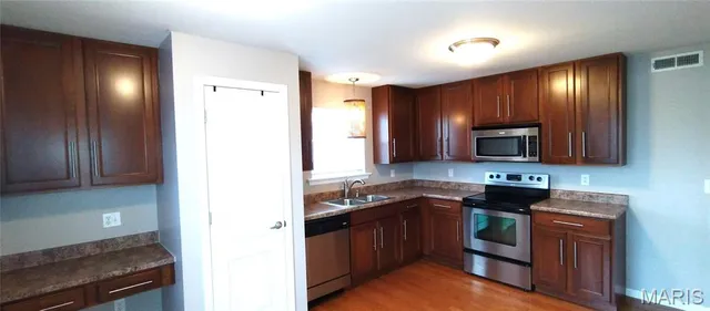 $1,450 | 6124 Welsh Drive, Lake St. Louis, MO 63367