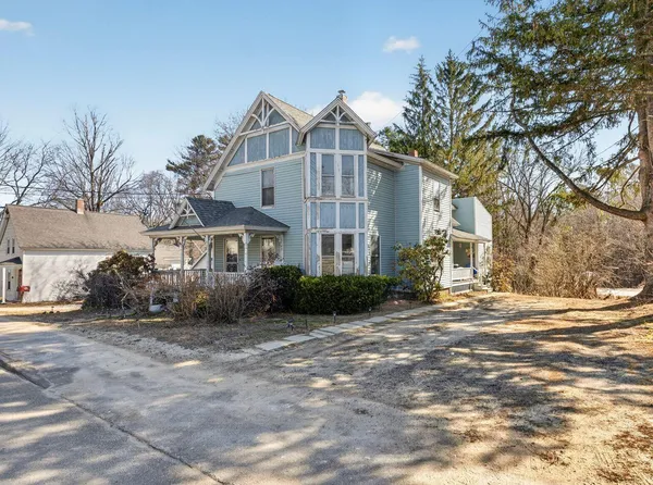 $329,000 | 39 Park Street, Paris, ME 04281