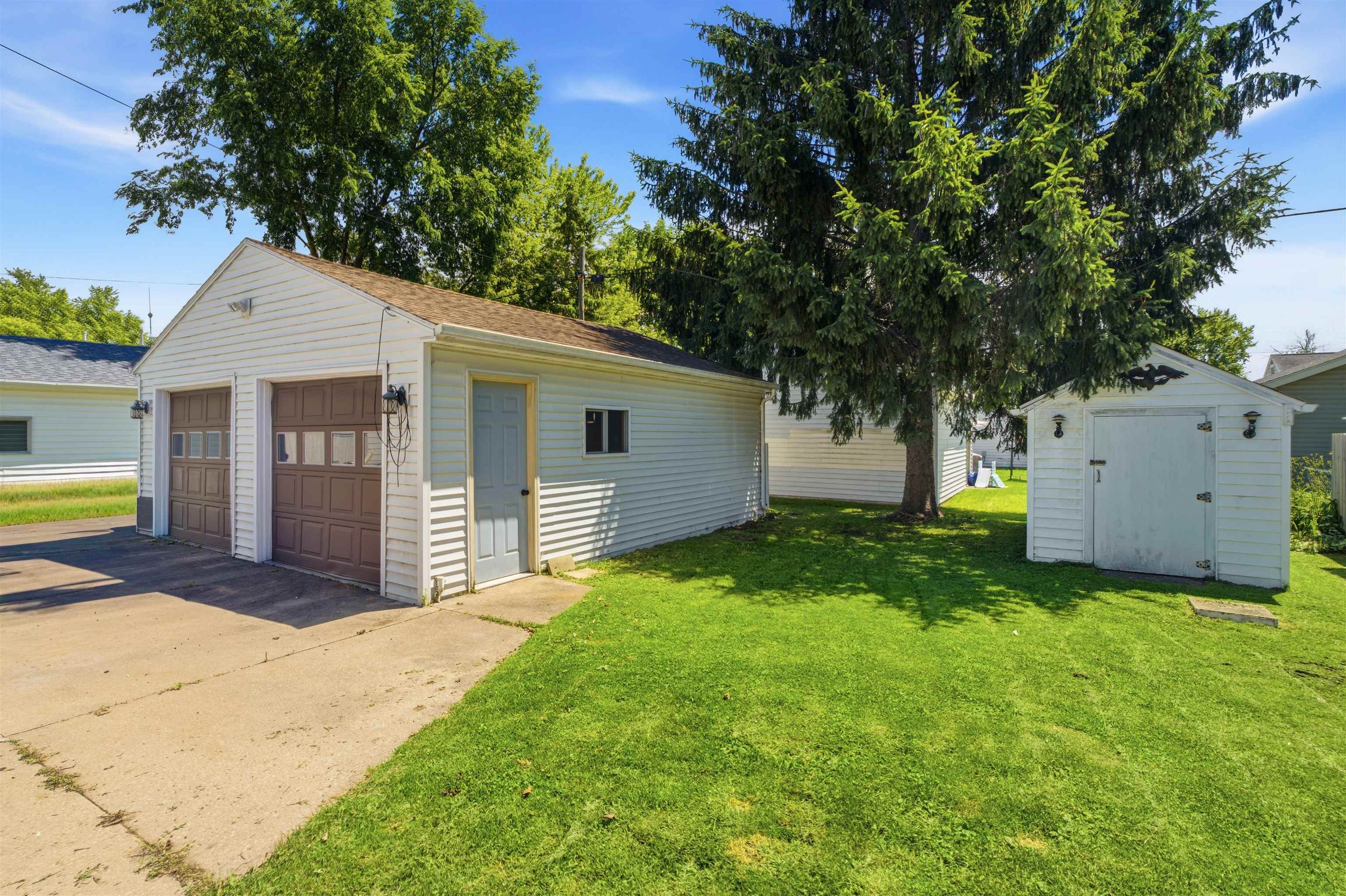 915 West Hawes Avenue Appleton, WI 54914 - Photo 23 of 24