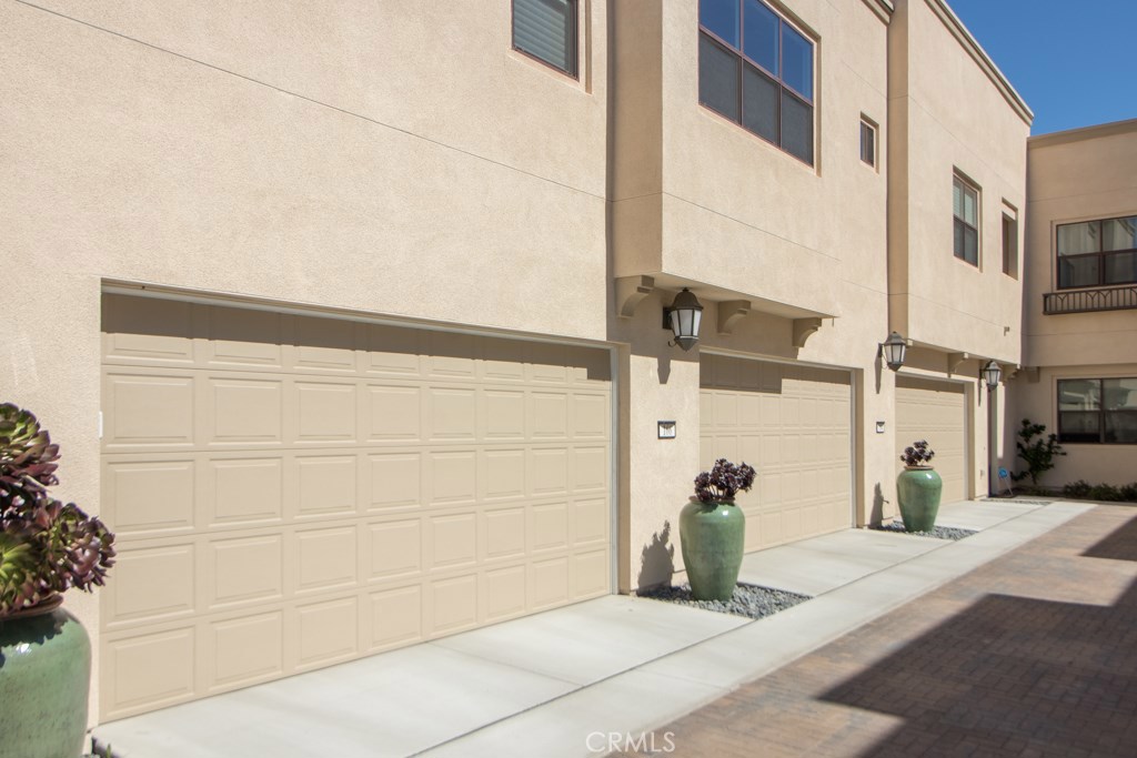157 Follyhatch Irvine, CA 92618 - Photo 44 of 44 a view of a street with shower