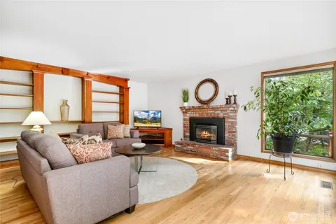 $2,150,000 | 3903 142nd Place Northeast, Bellevue, WA 98007