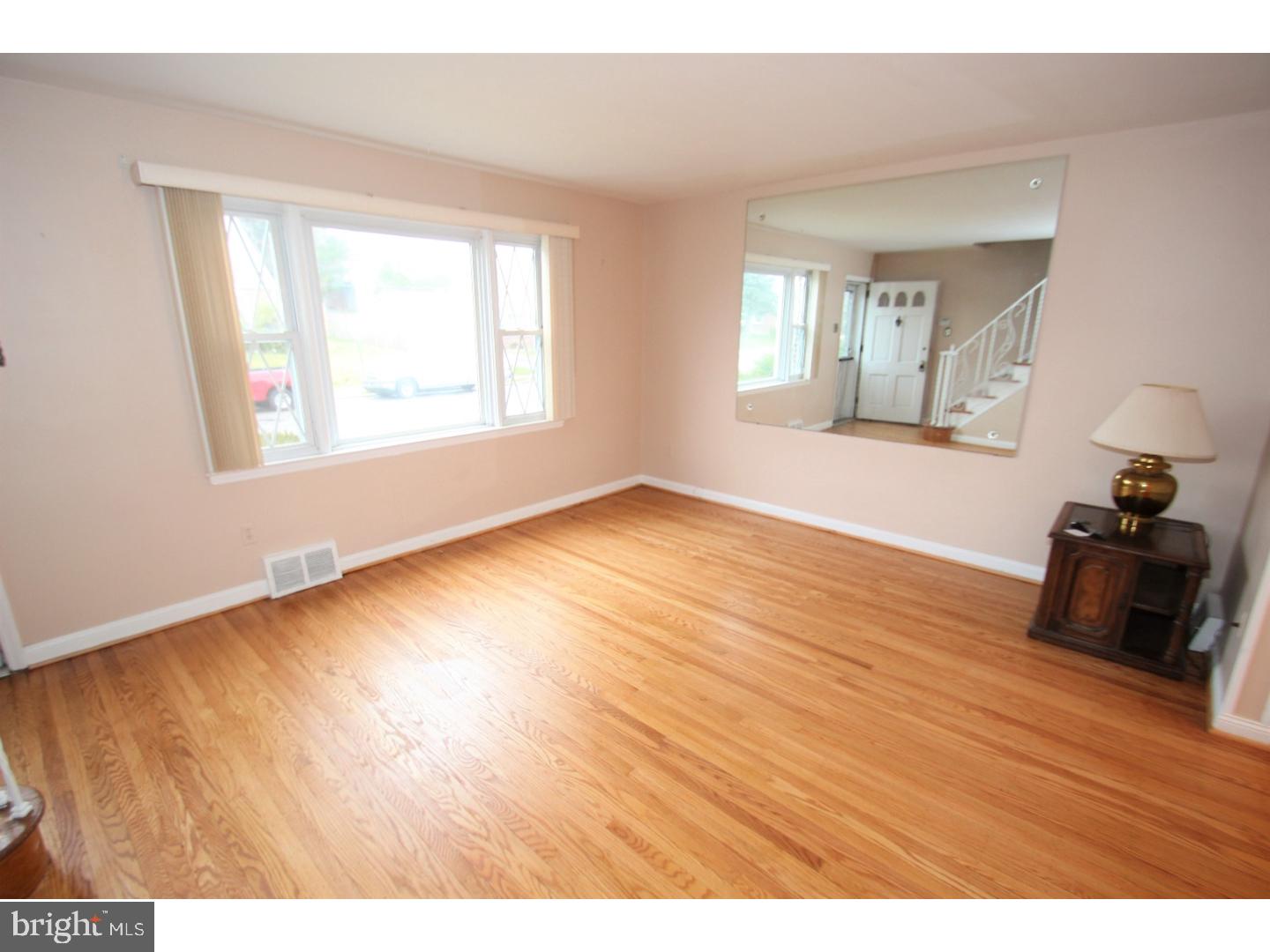 413 Perry Street Ridley Park, PA 19078 - Photo 4 of 23 Gallery Image 4