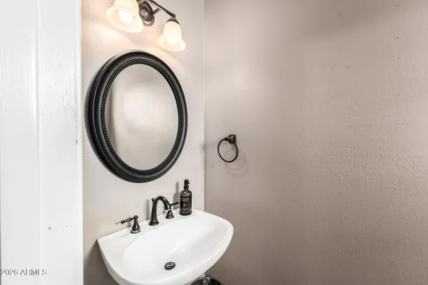 $1,250,000 | 2550 North Pioneer, Mesa, AZ 85203