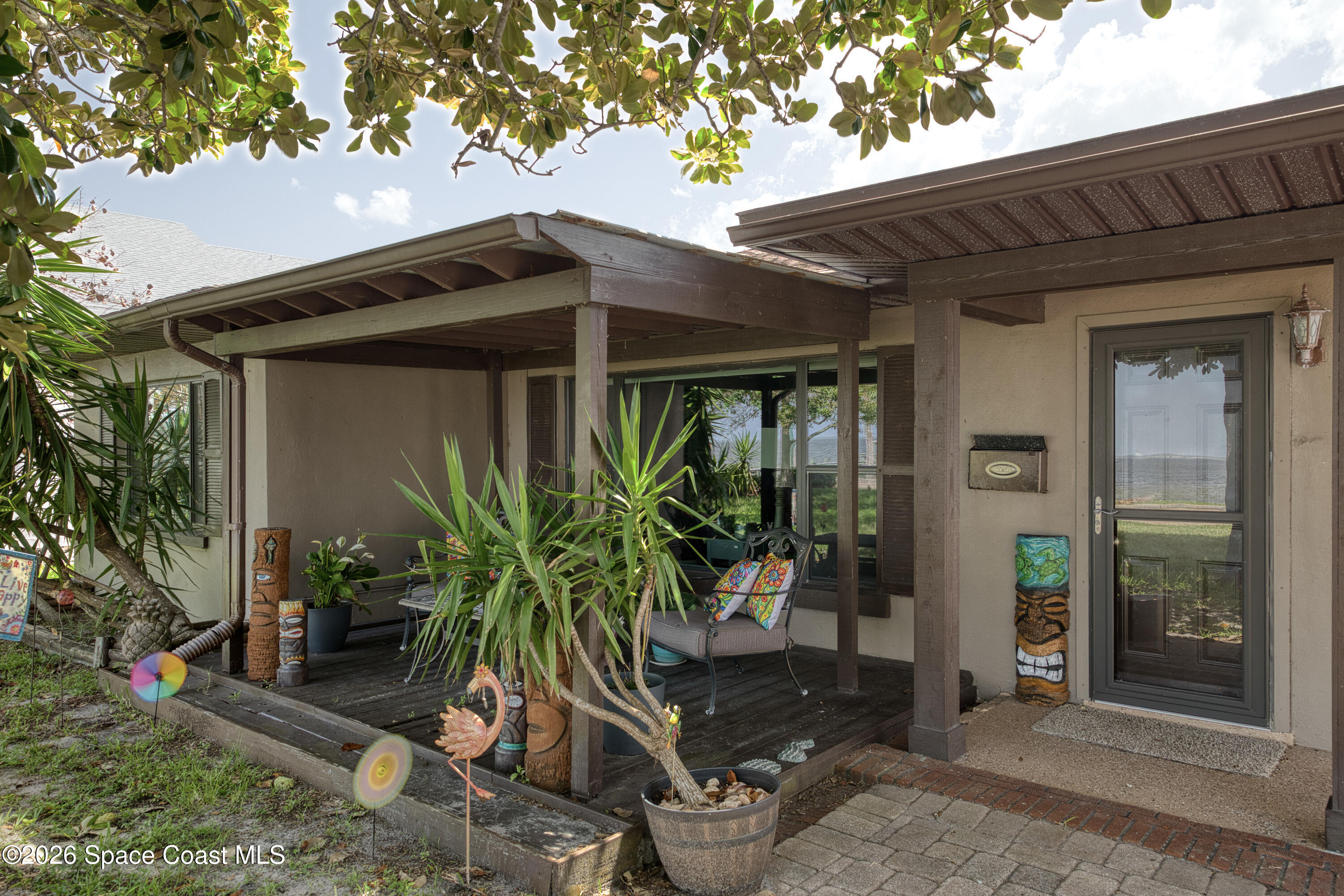 1312 Riverside Drive Titusville, FL 32780 - Photo 4 of 57 04