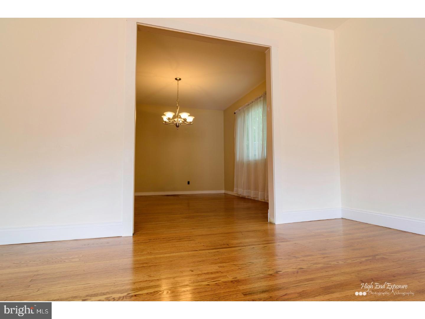 119 Canterbury Road Mount Laurel, NJ 08054 - Photo 11 of 18 Living Room