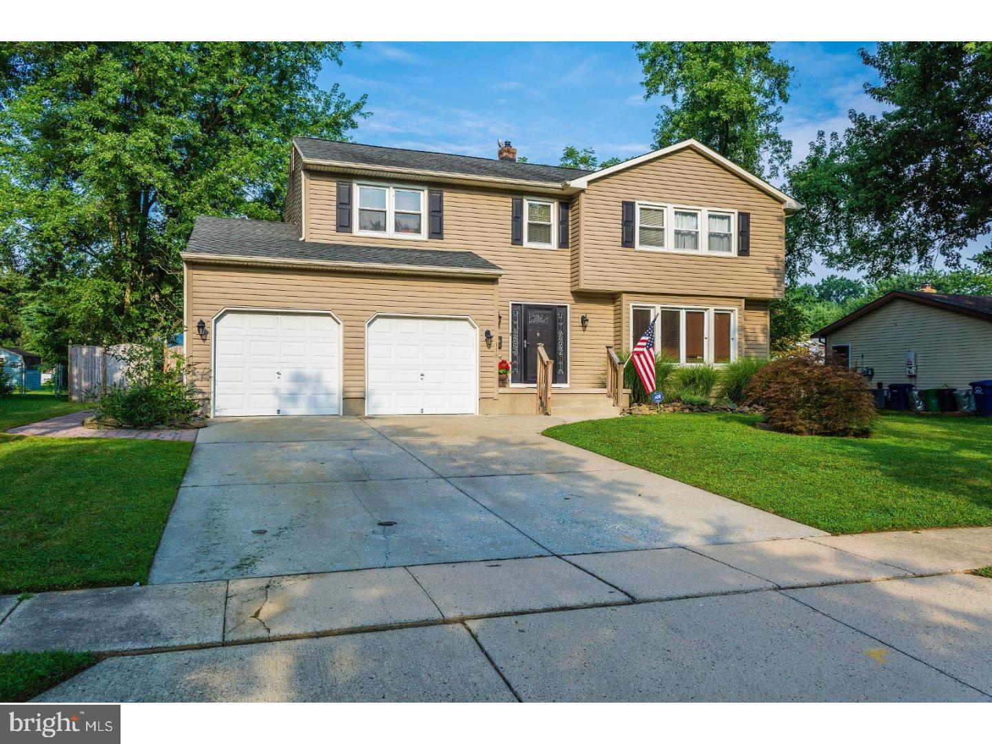 119 Canterbury Road Mount Laurel, NJ 08054 - Photo 2 of 18 Front Yard