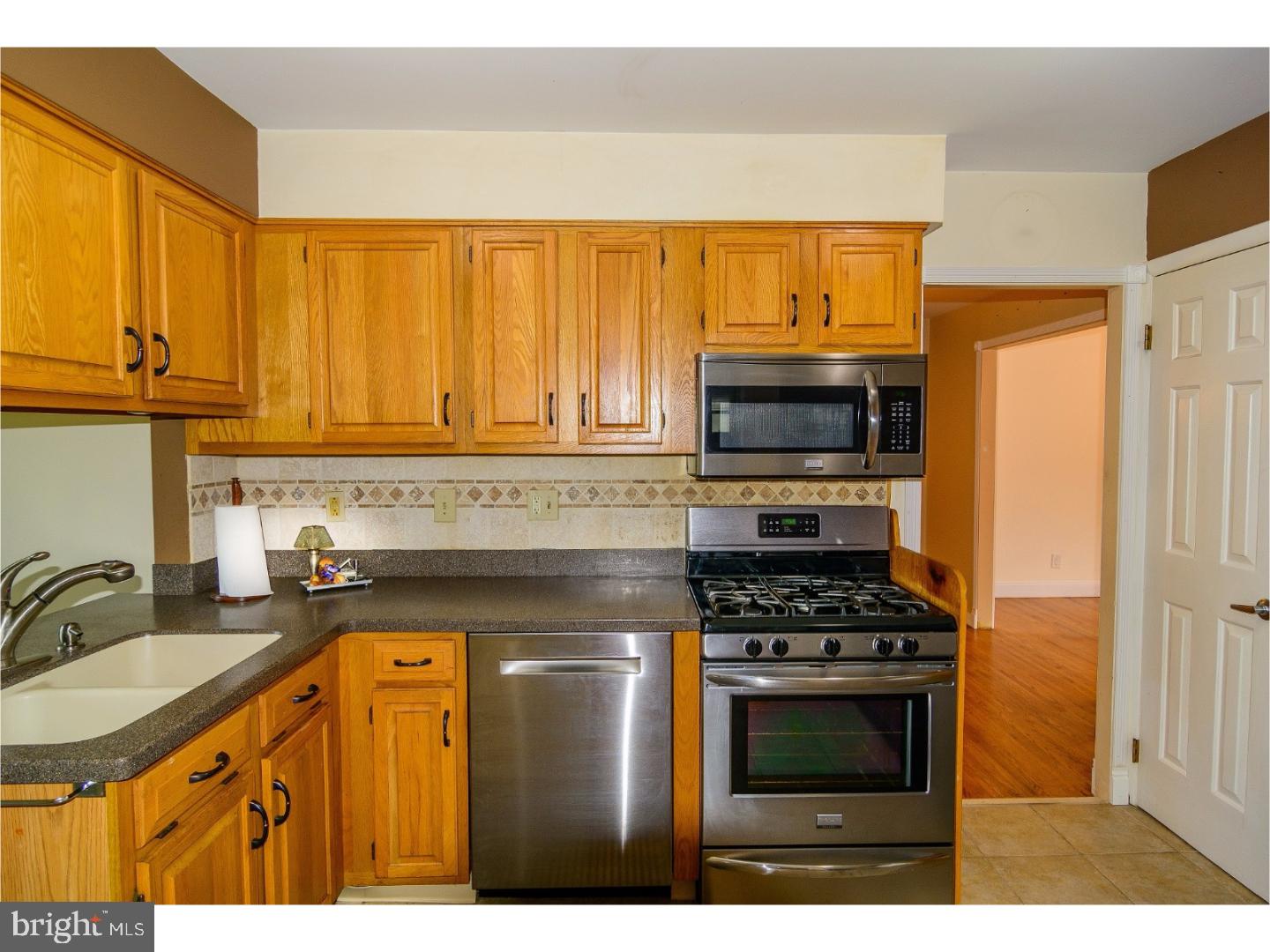 119 Canterbury Road Mount Laurel, NJ 08054 - Photo 3 of 18 Kitchen