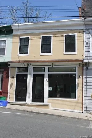 $2,350 | 190 Main Street, Unit 2A, Nyack, NY 10960
