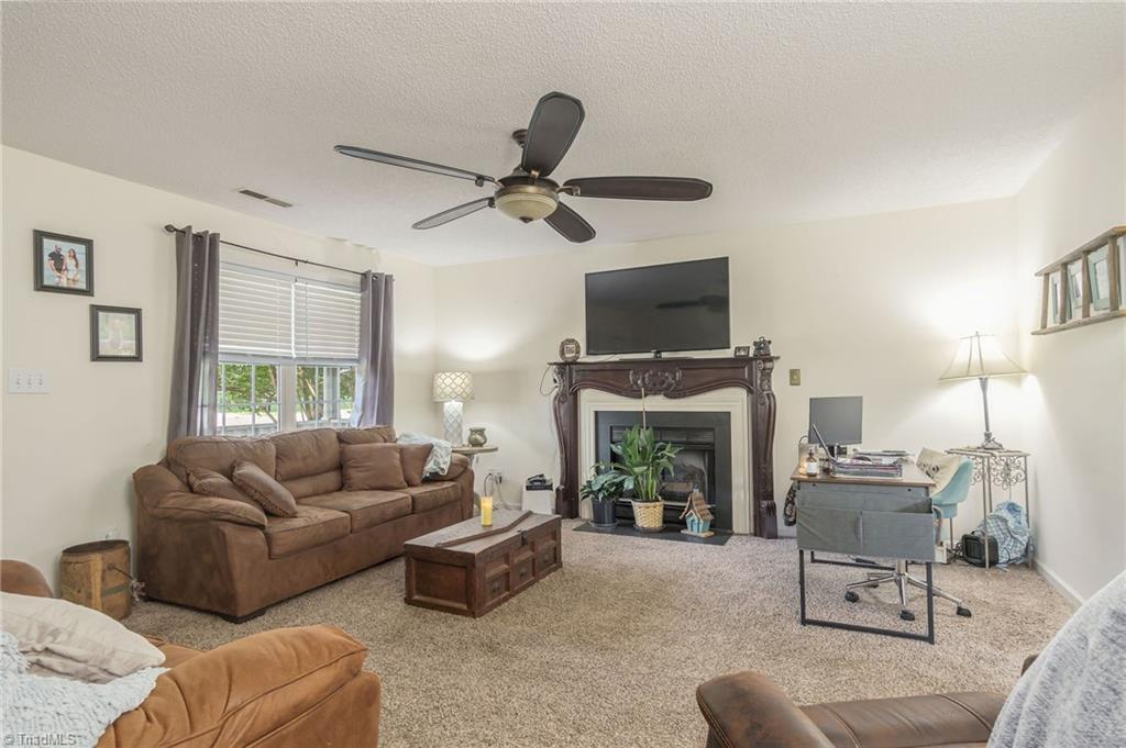283 Central Oaks Road Clemmons, NC 27012 - Photo 3 of 16 Gallery Image 3