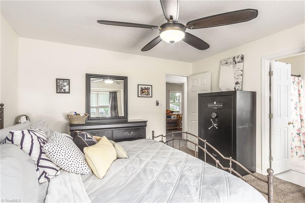 283 Central Oaks Road Clemmons, NC 27012 - Photo 8 of 16 Gallery Image 8