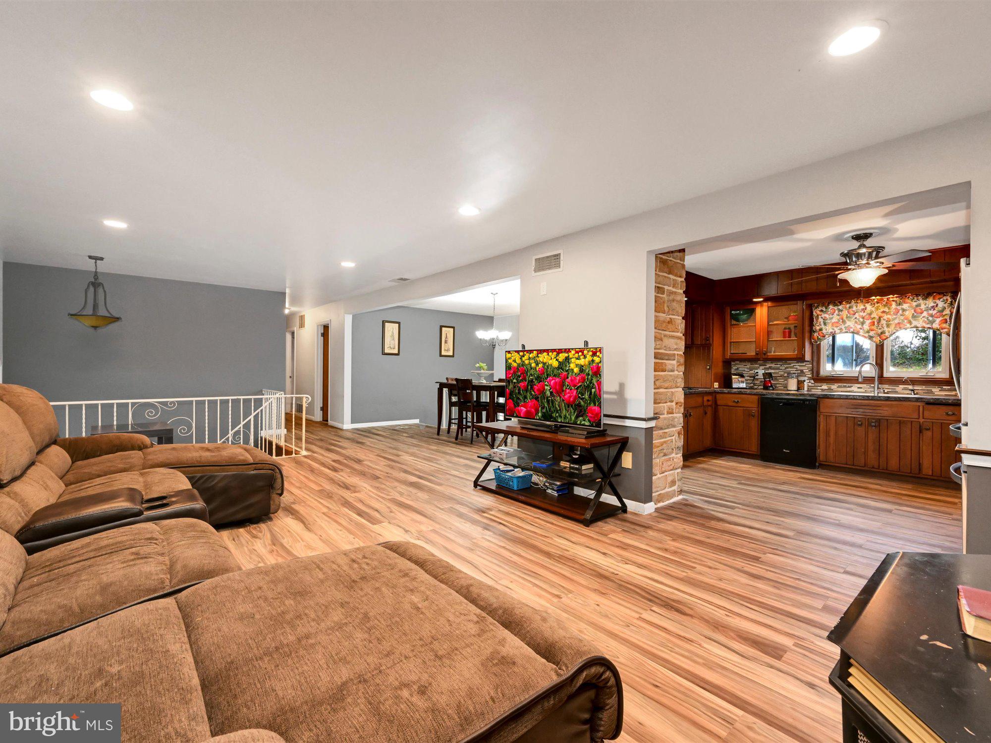 1220 Steinmetz Road Denver, PA 17517 - Photo 7 of 32 Gallery Image 7
