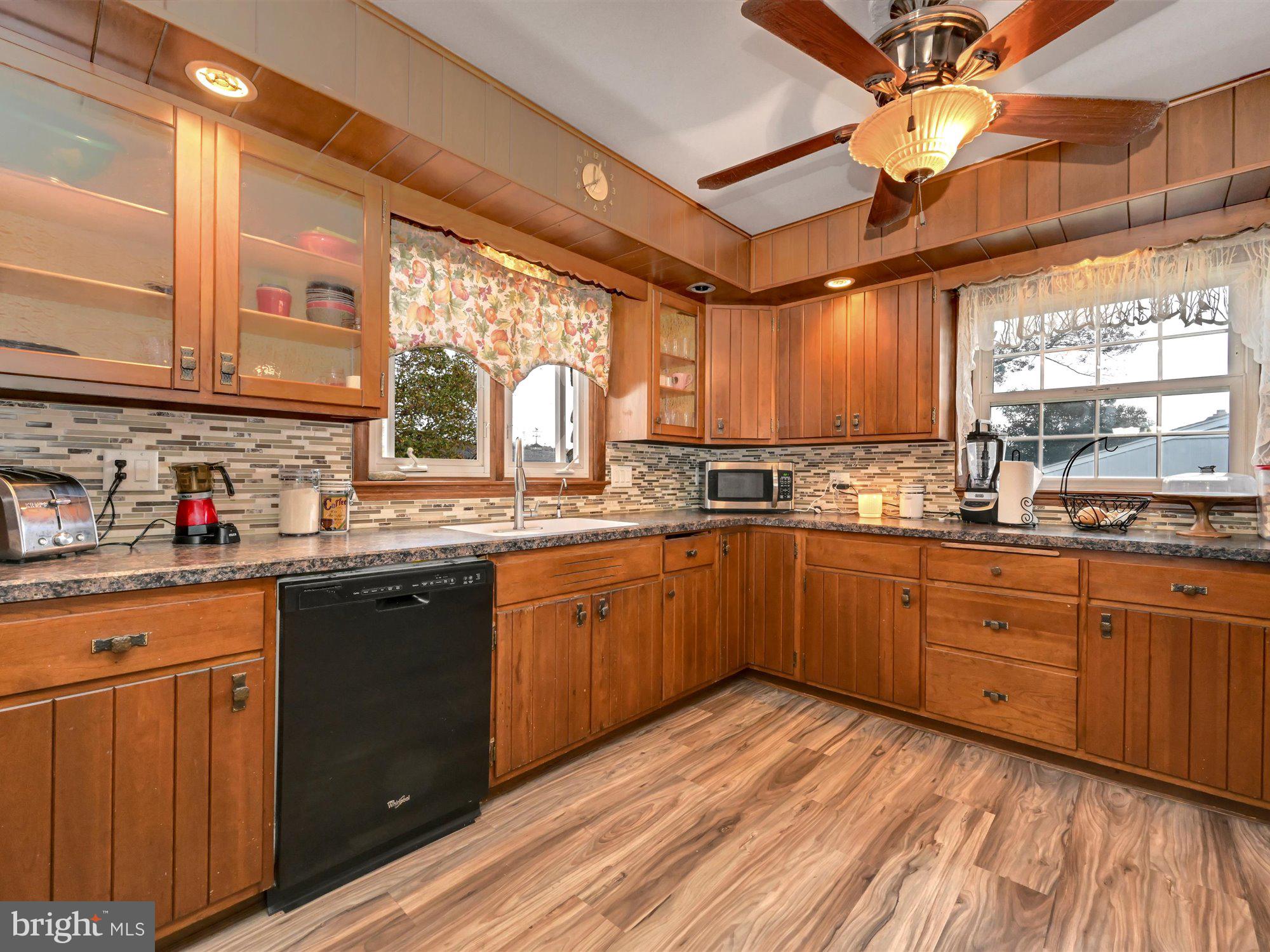 1220 Steinmetz Road Denver, PA 17517 - Photo 9 of 32 Gallery Image 9