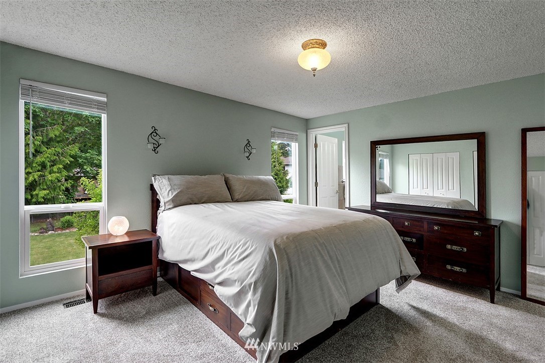 11032 Southeast 183rd Place Renton, WA 98055 - Photo 11 of 25 Gallery Image 11