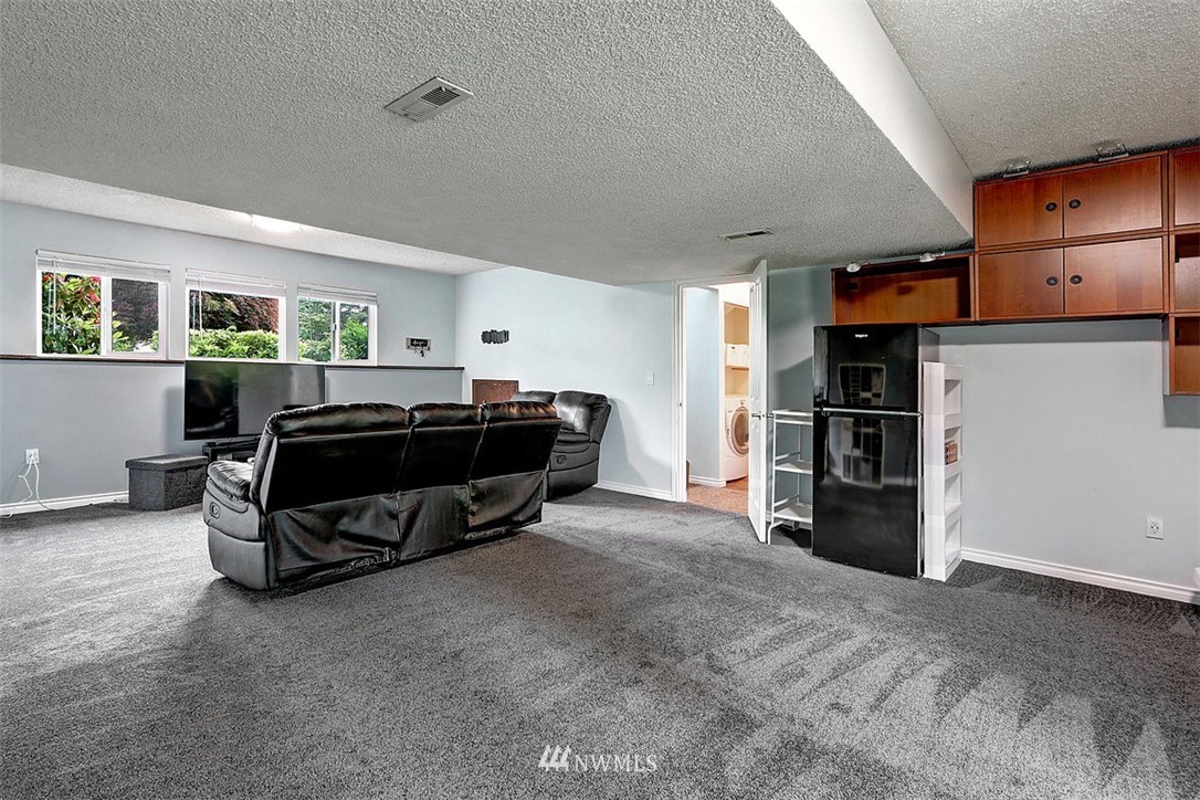 11032 Southeast 183rd Place Renton, WA 98055 - Photo 17 of 25 Gallery Image 17