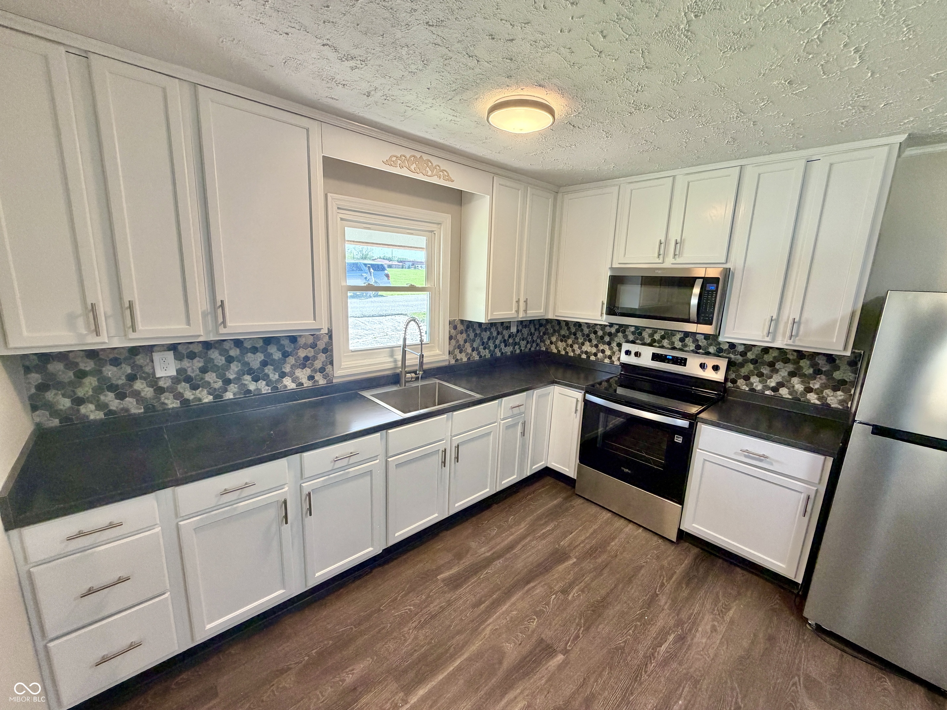 110 Cook Street Alexandria, IN 46001 - Photo 4 of 29 Gallery Image 4