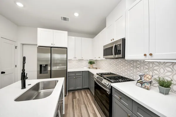 $2,350 | 879 Rachel Street, Unit C, Houston, TX 77091