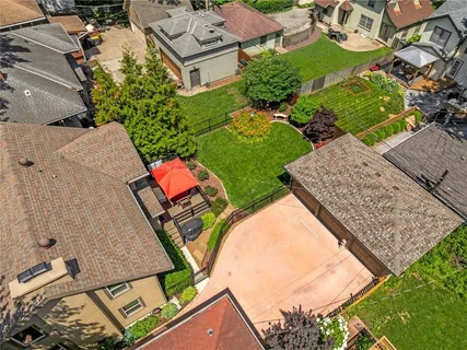 $585,000 | 1008 West 71st Terrace, Kansas City, MO 64114