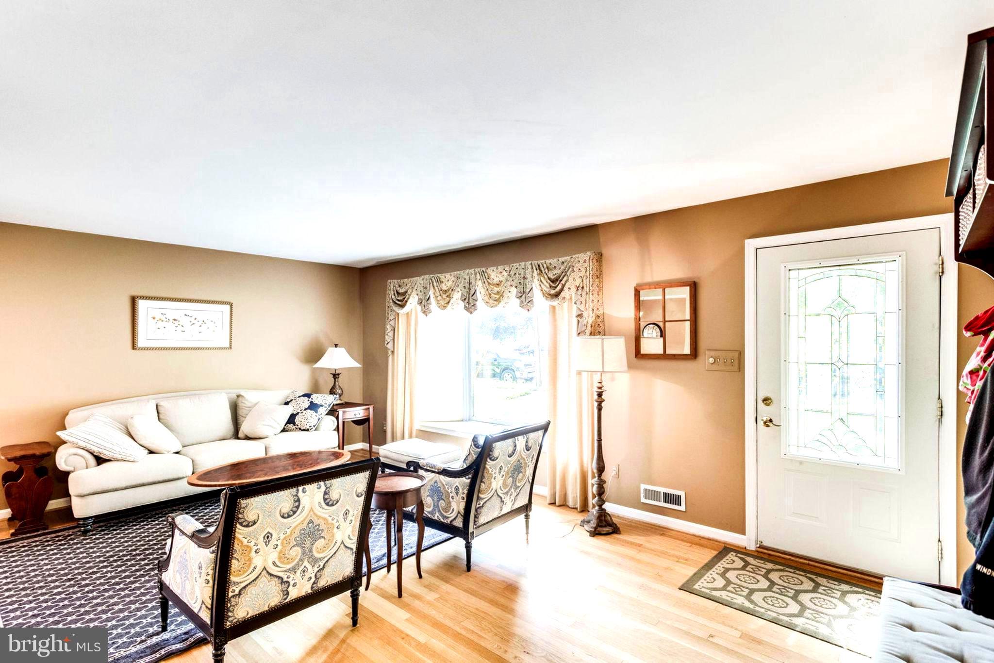 1801 Olney Road Falls Church, VA 22043 - Photo 26 of 84 Living Room