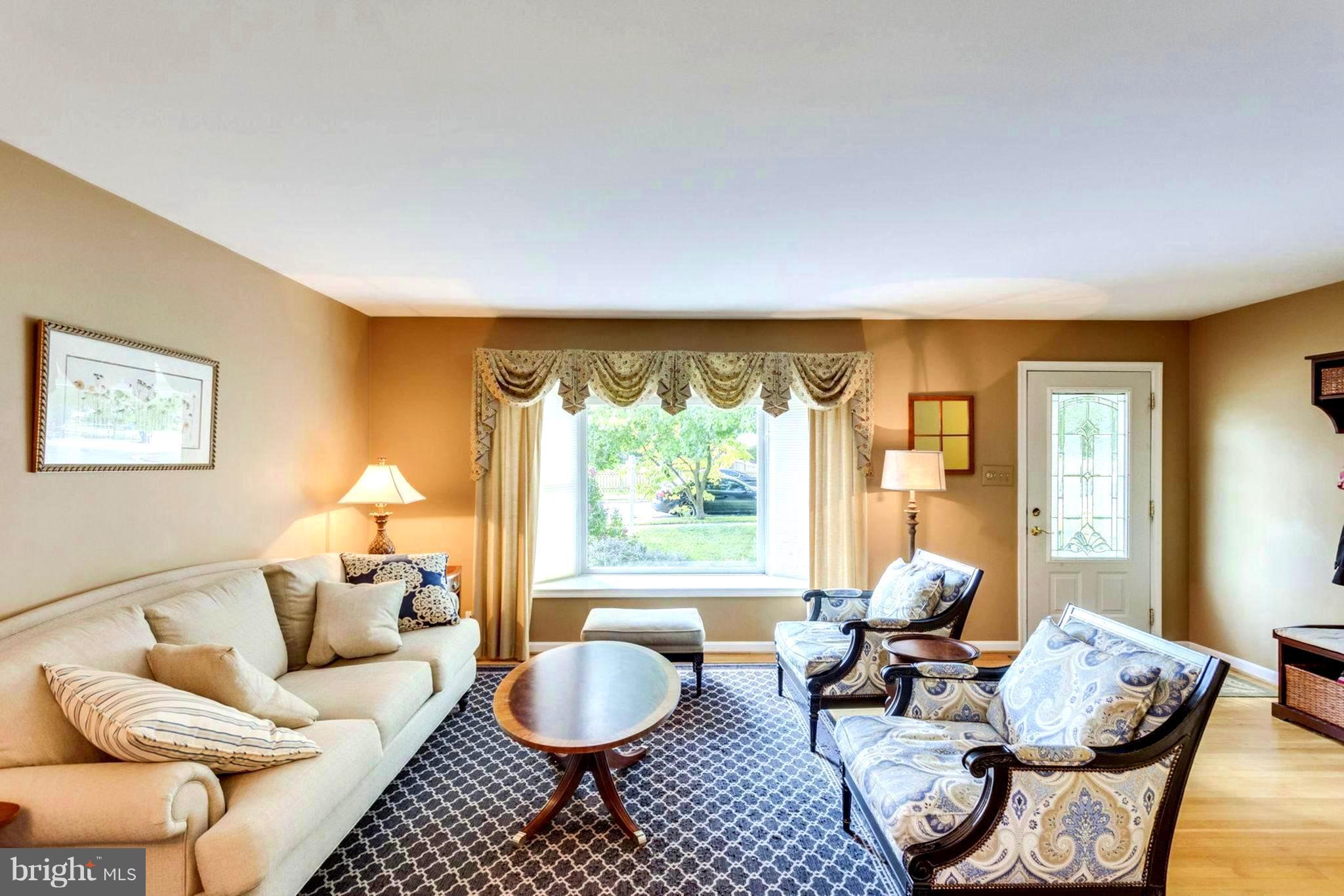 1801 Olney Road Falls Church, VA 22043 - Photo 28 of 84 Living Room