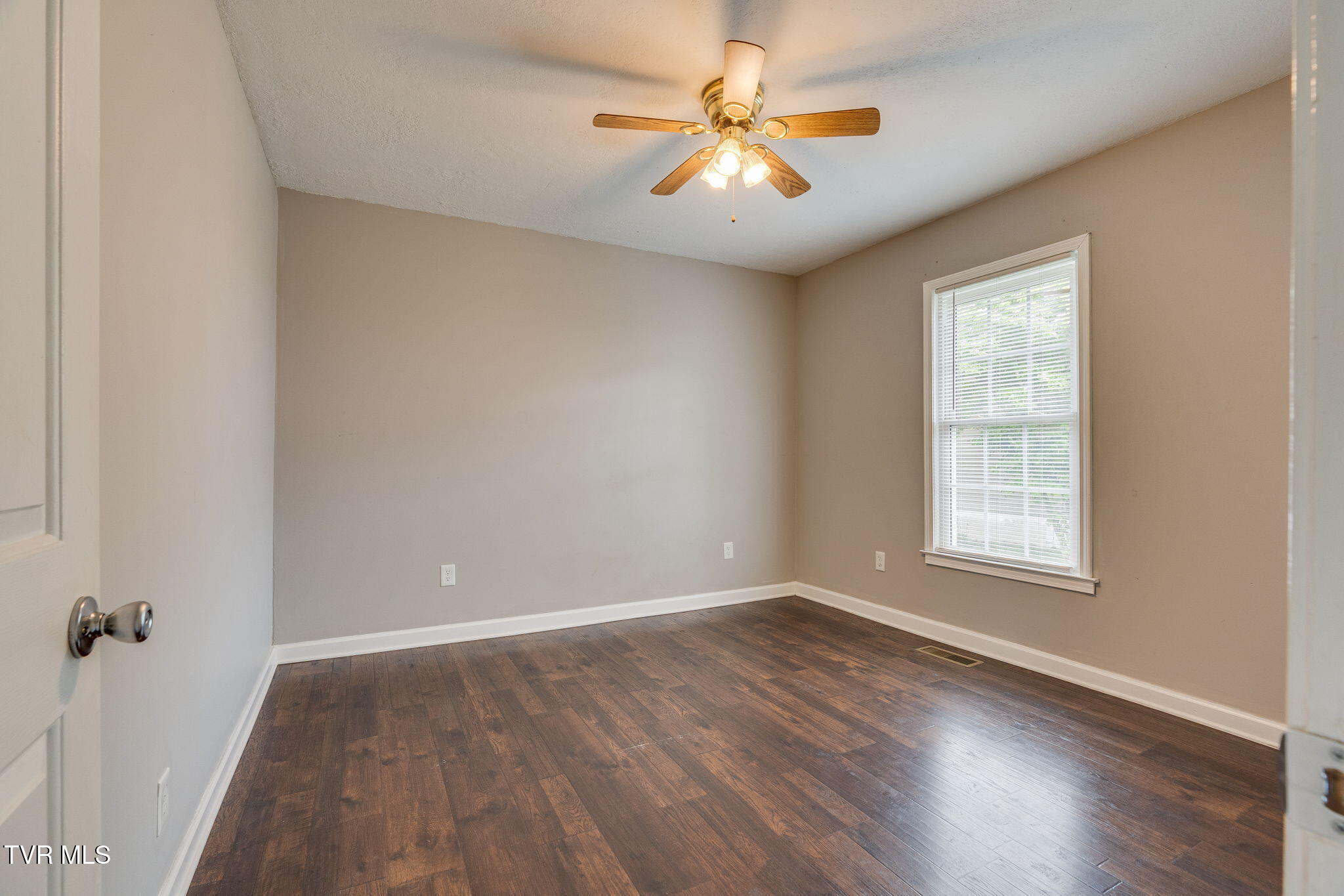 426 West Highland Road Johnson City, TN 37604 - Photo 12 of 24 012