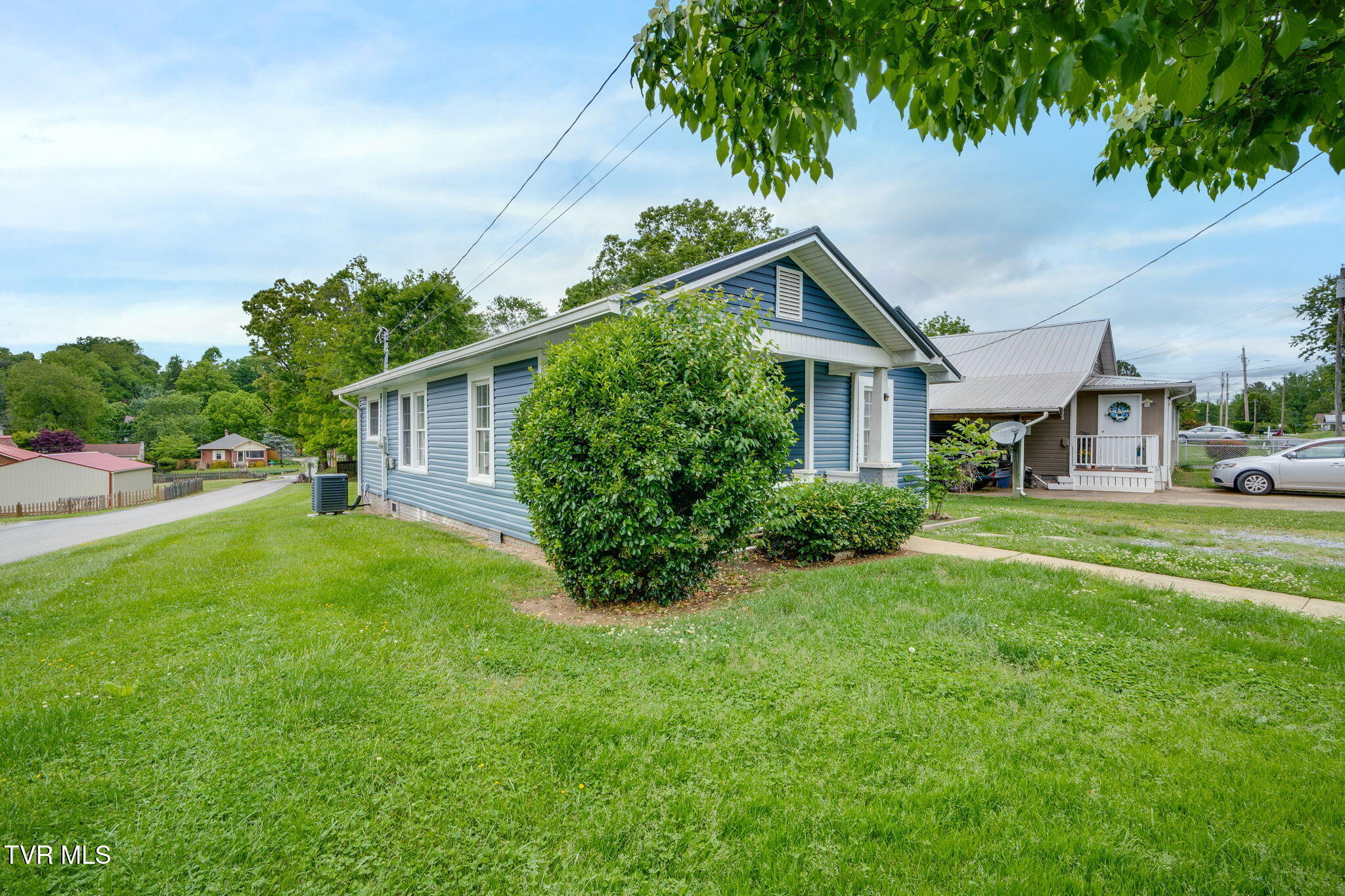 426 West Highland Road Johnson City, TN 37604 - Photo 2 of 24 002