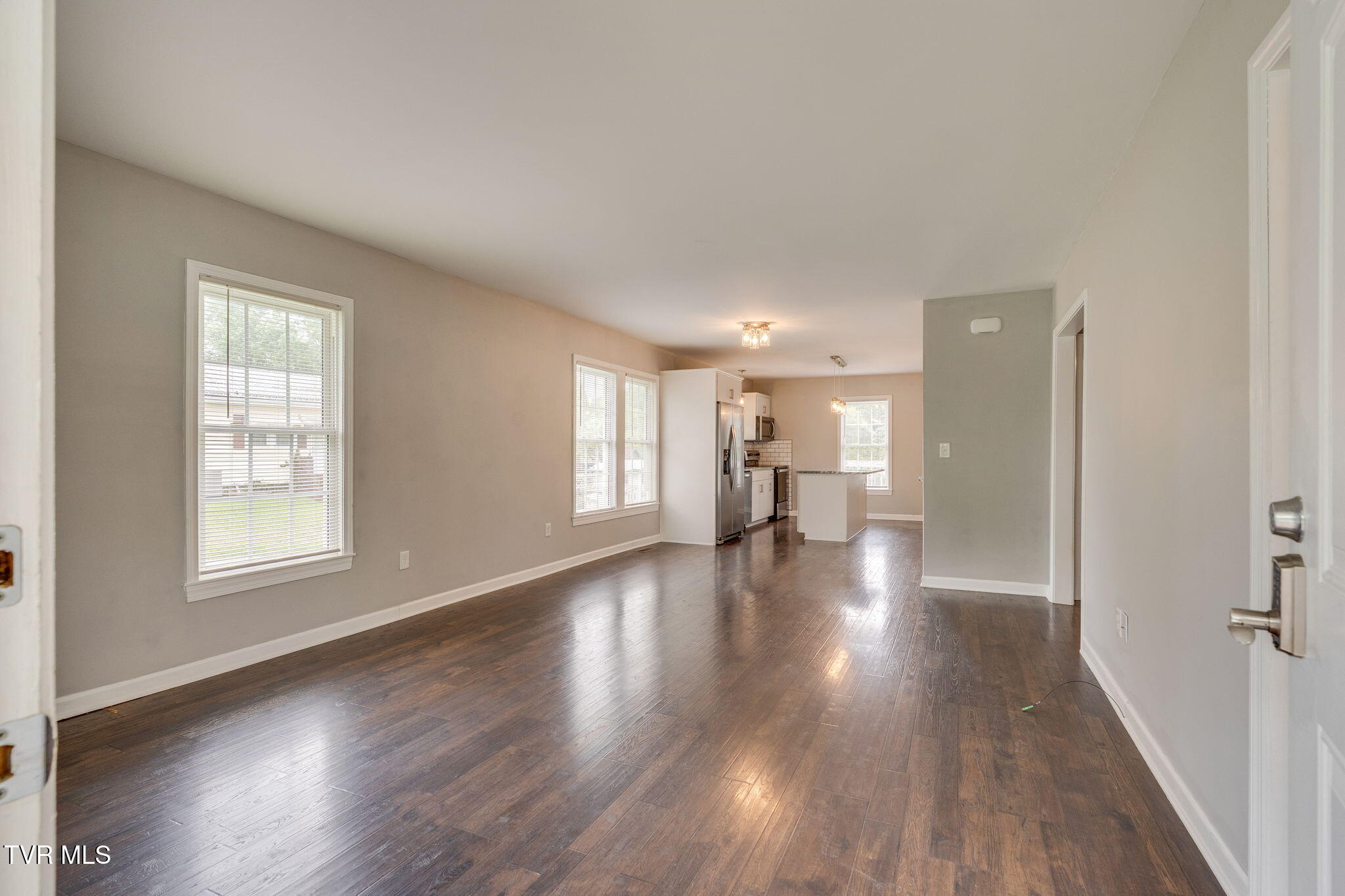 426 West Highland Road Johnson City, TN 37604 - Photo 4 of 24 004