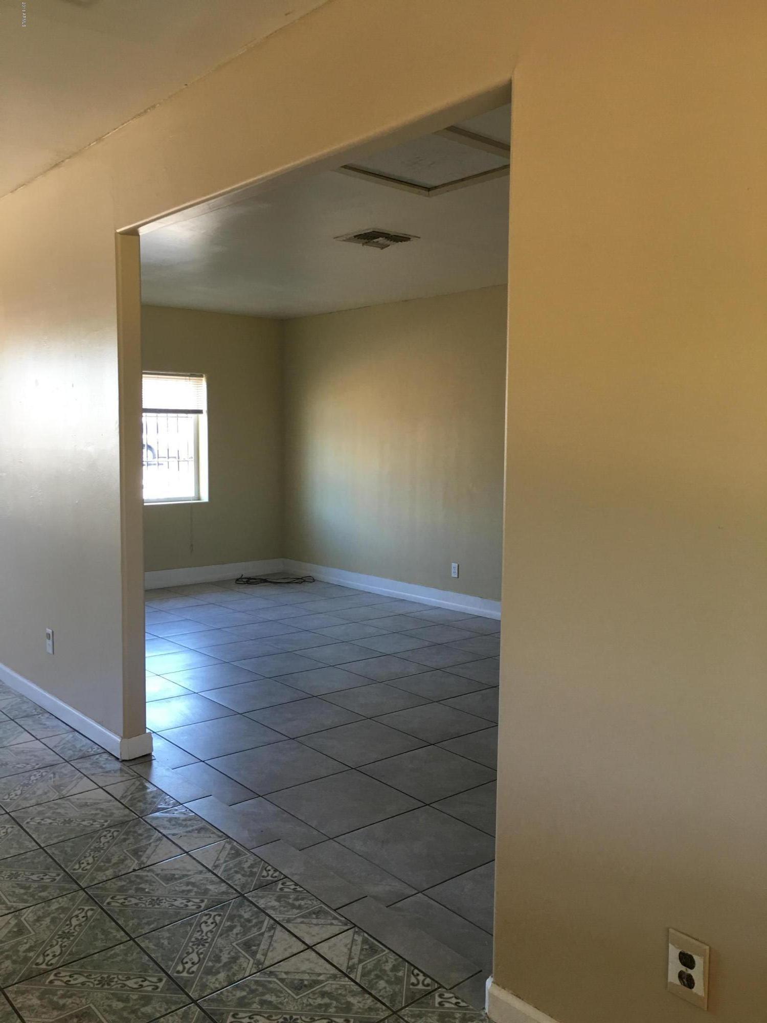 6721 West Camelback Road Phoenix, AZ 85033 - Photo 3 of 15 IMG_2619