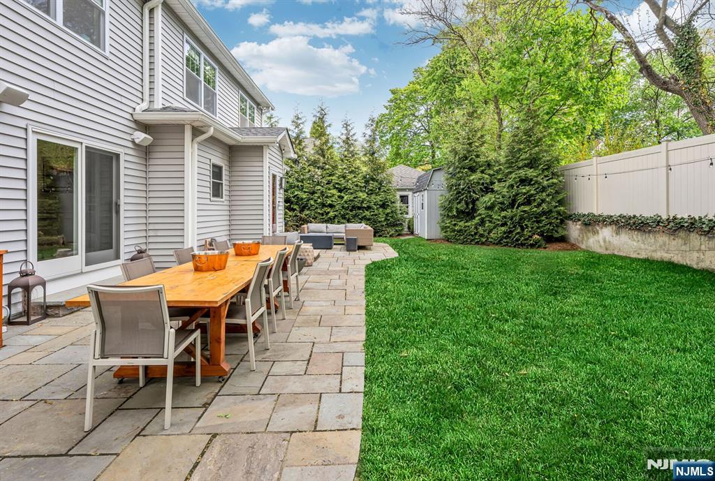159 Hampton Place Ridgewood, NJ 07450 - Photo 3 of 50