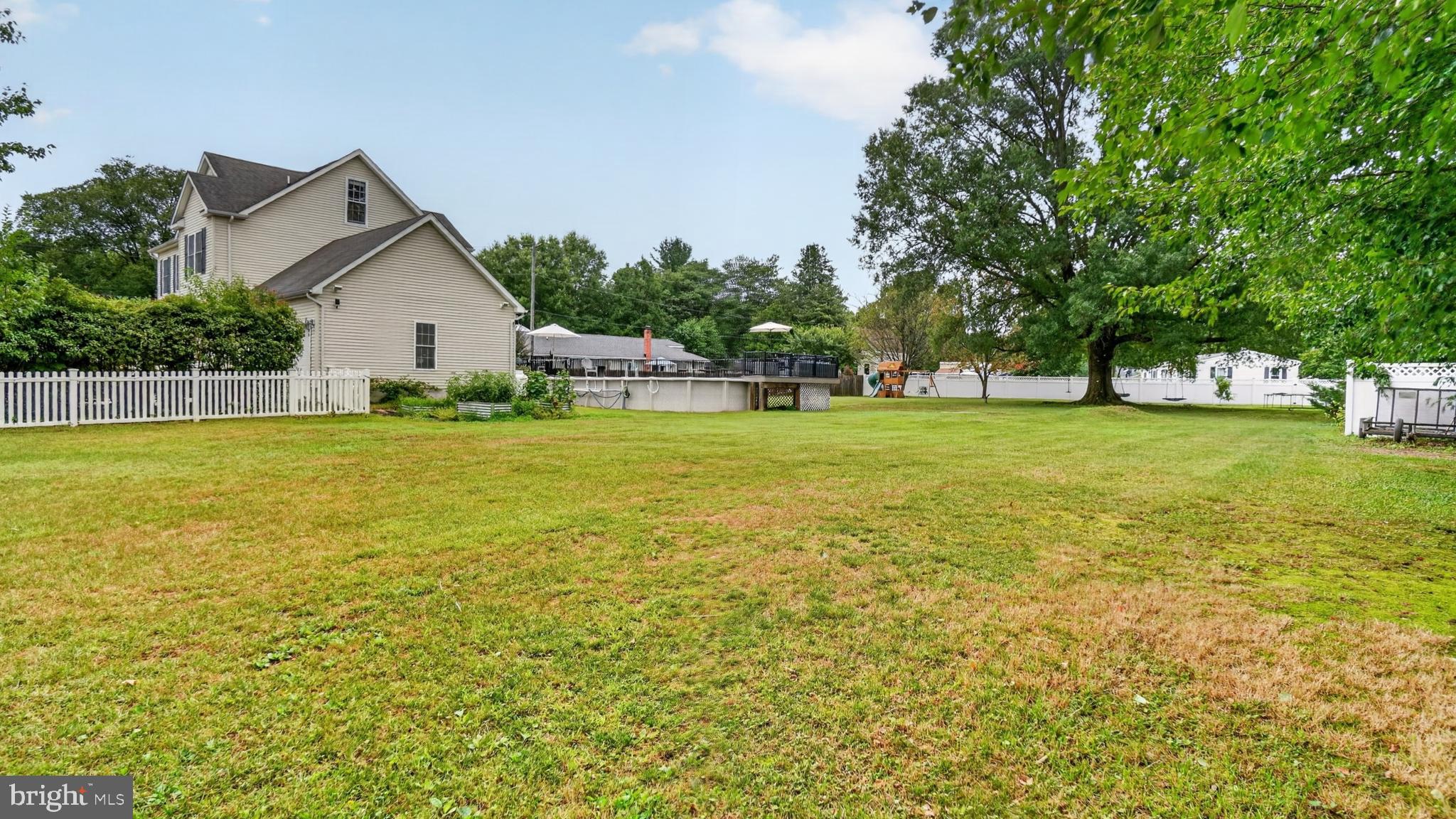 7724 Locust Grove Road Glen Burnie, MD 21060 - Photo 67 of 74 Side Yard