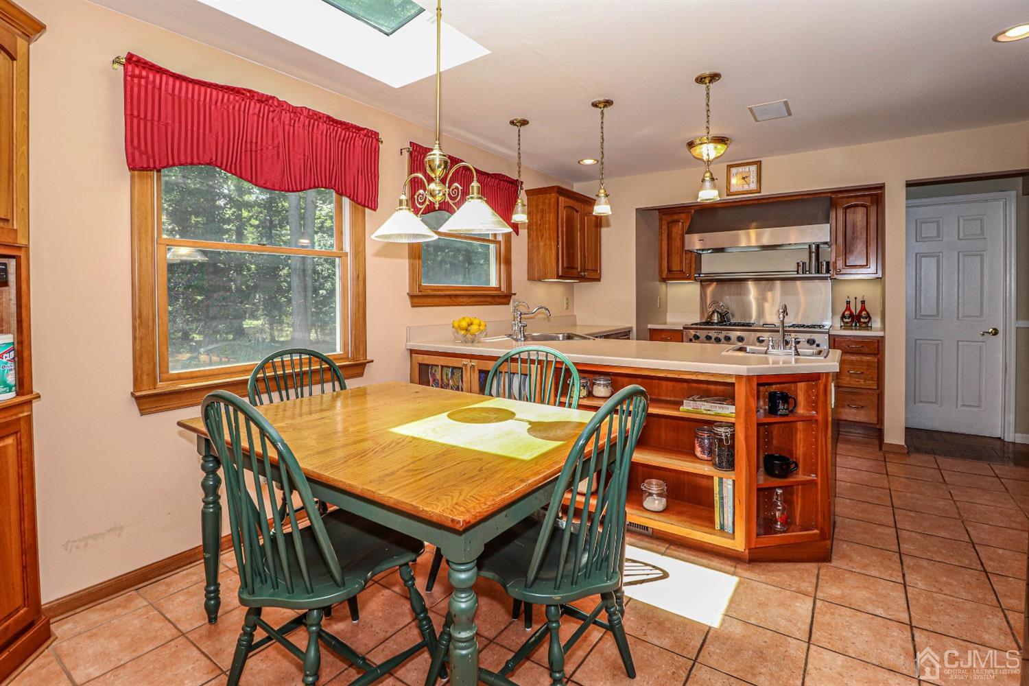 12 Harding Avenue Edison, NJ 08820 - Photo 12 of 43 Gallery Image 12