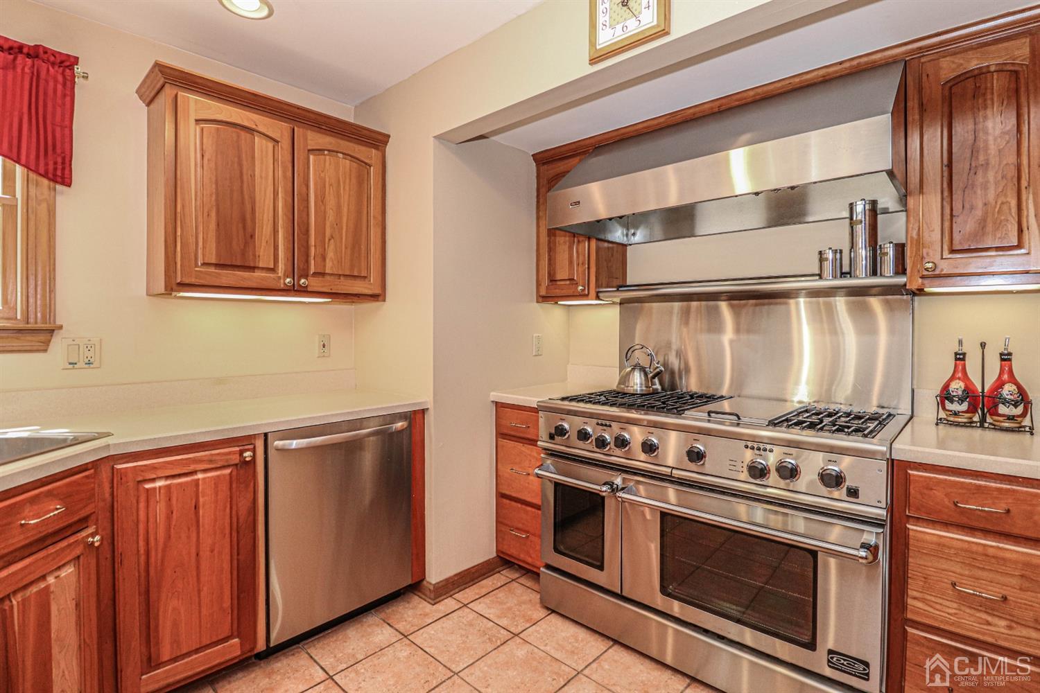 12 Harding Avenue Edison, NJ 08820 - Photo 14 of 43 Gallery Image 14