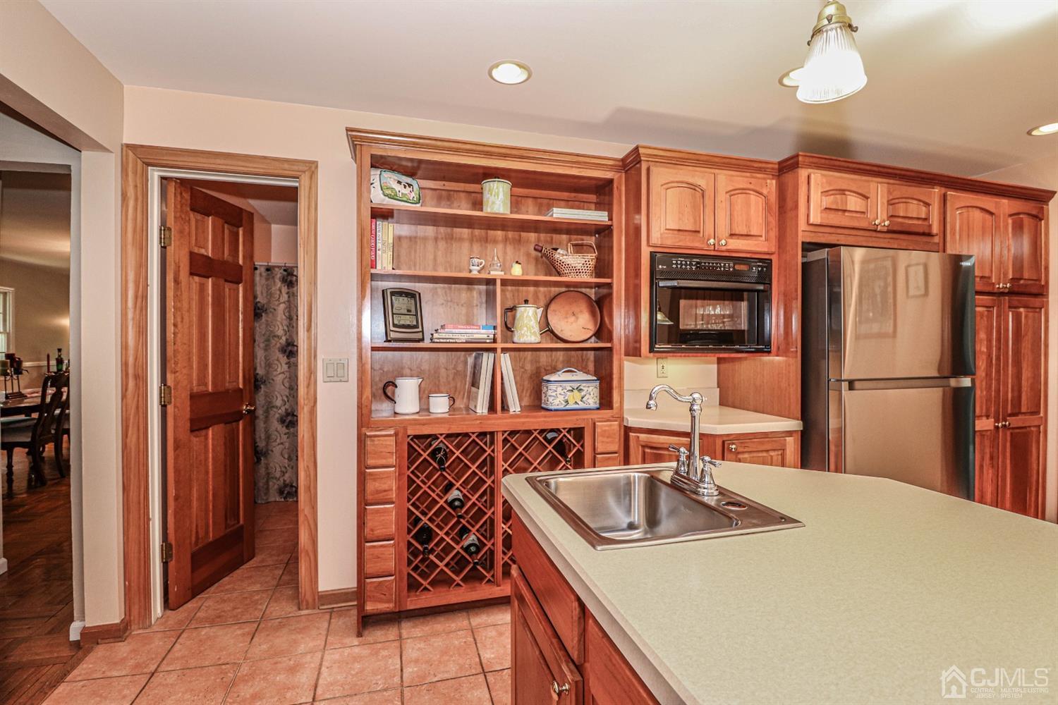 12 Harding Avenue Edison, NJ 08820 - Photo 16 of 43 Gallery Image 16