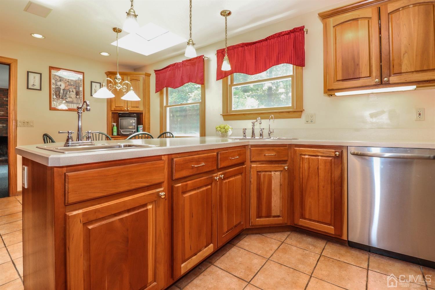 12 Harding Avenue Edison, NJ 08820 - Photo 18 of 43 Gallery Image 18