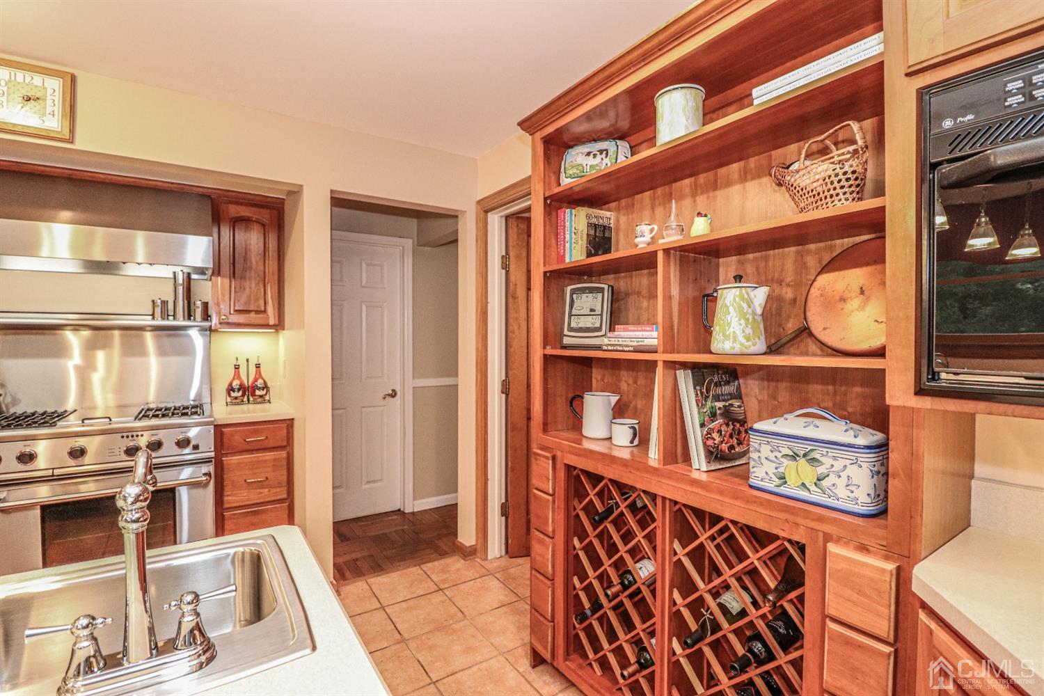 12 Harding Avenue Edison, NJ 08820 - Photo 19 of 43 Gallery Image 19