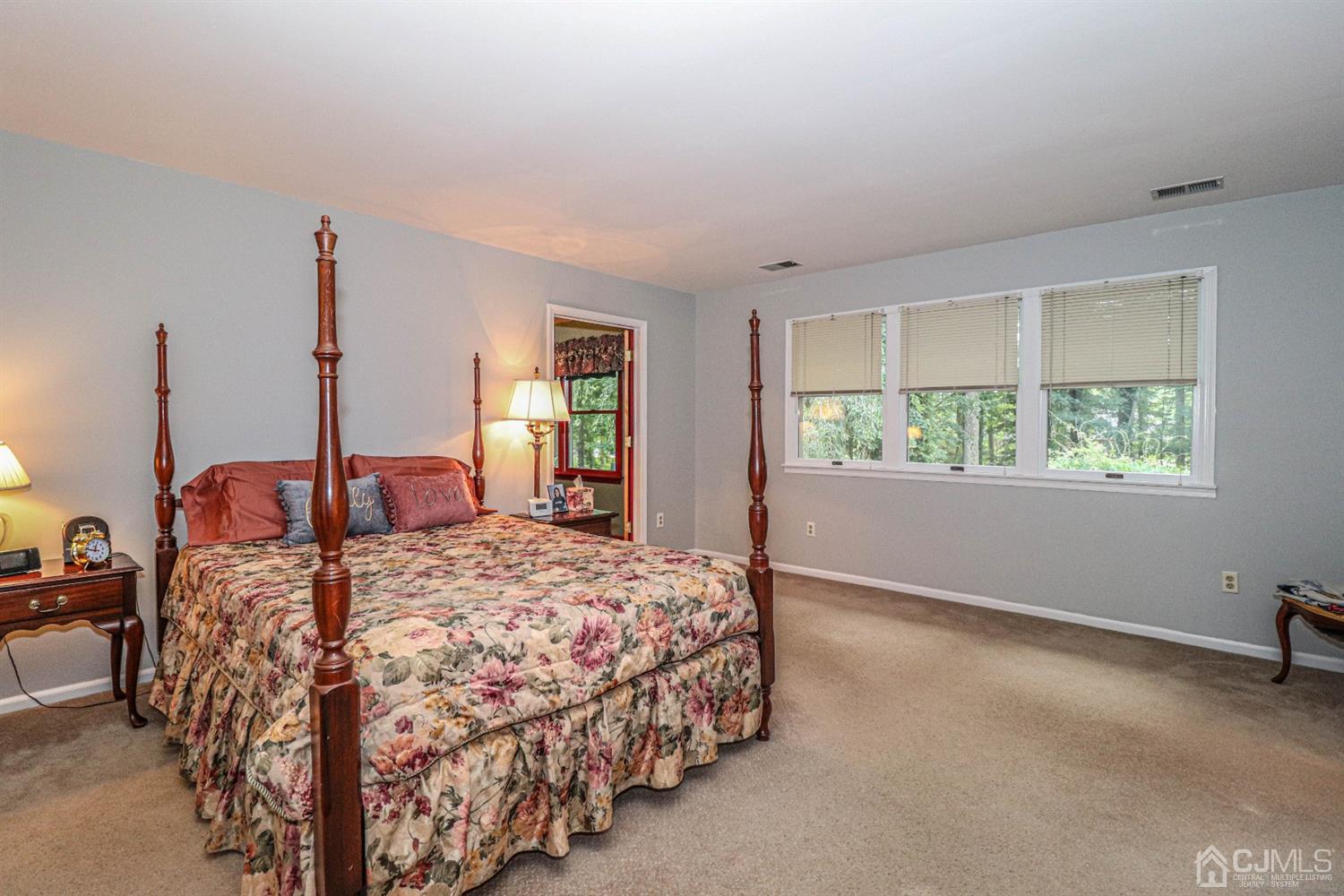 12 Harding Avenue Edison, NJ 08820 - Photo 25 of 43 Gallery Image 25