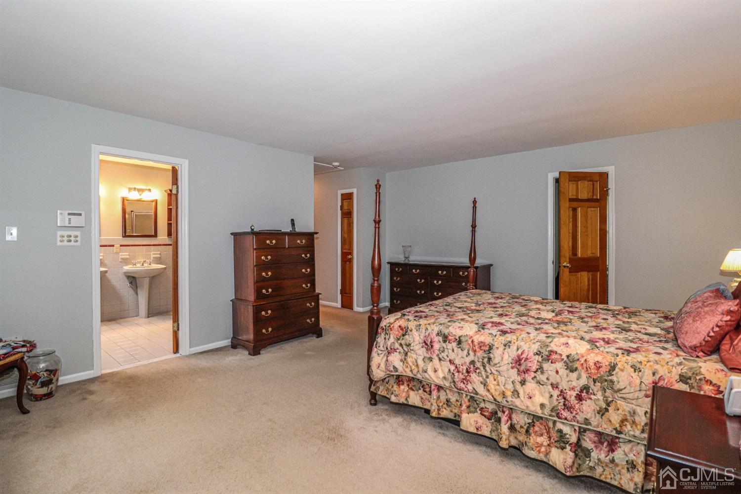 12 Harding Avenue Edison, NJ 08820 - Photo 26 of 43 Gallery Image 26