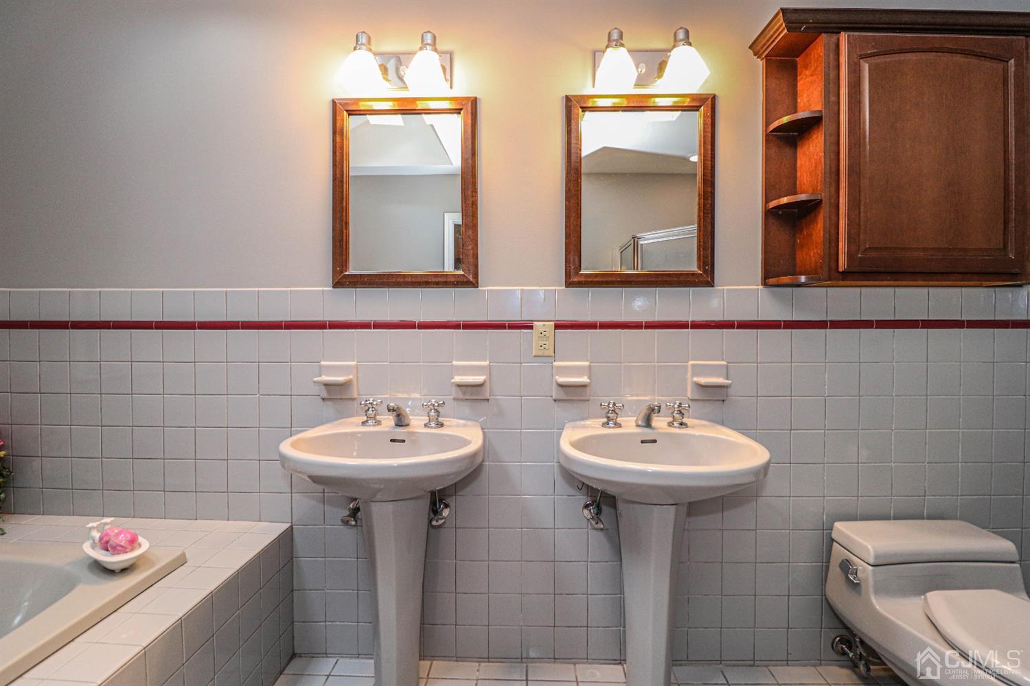 12 Harding Avenue Edison, NJ 08820 - Photo 27 of 43 Gallery Image 27