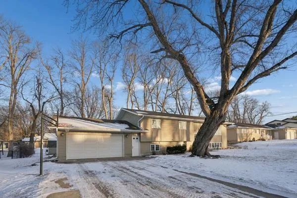 $349,900 | 200 Interwood Drive, Glencoe, MN 55336